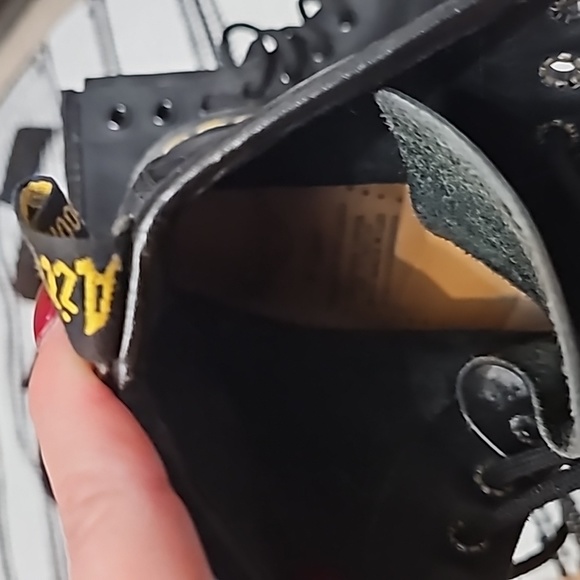 1999 Dr. Martens - Picture 4 of 5